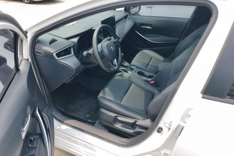Used Toyota Corolla 2023 1.8L Smart Electric Hybrid Dual-Motor Pioneer Edition Driver Seat