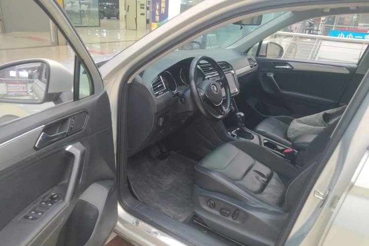 Used Volkswagen Tiguan L 2019 330TSI Automatic Two-Wheel Drive Panoramic Comfort Edition China VI Standard