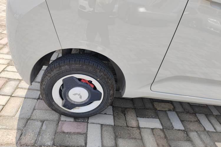 Used Wuling Hongguang MINIEV 2024 3rd Generation 215km Youth Edition Right Rear Wheel Hub