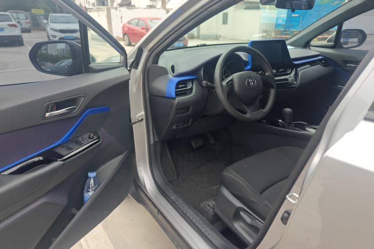 Used Toyota IZOA 2020 2.0L Enjoy Edition Driver Seat