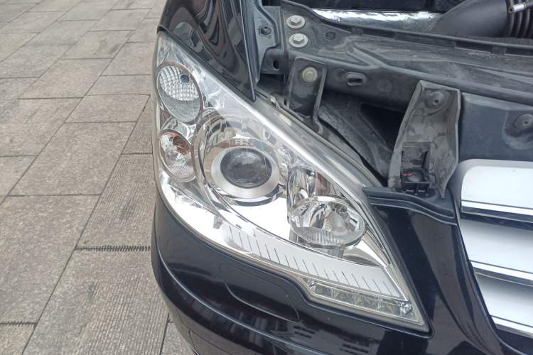 Used Mercedes-Benz Viano 2014 3.5L Premier Edition Exterior 6