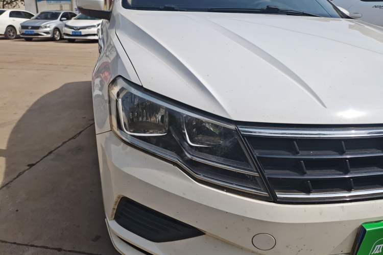 Used Volkswagen Jetta 2017 1.5L Manual Fashion Edition