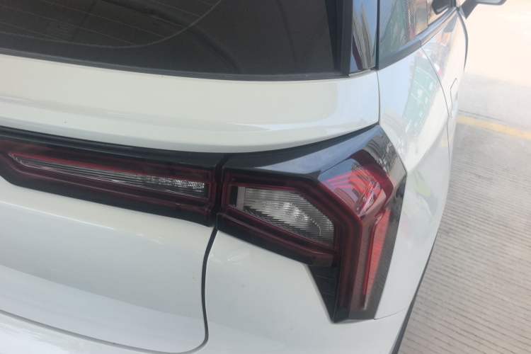 Used Geometry E Firefly 2023 320KM Cute & Handsome Tiger 5 Seats
