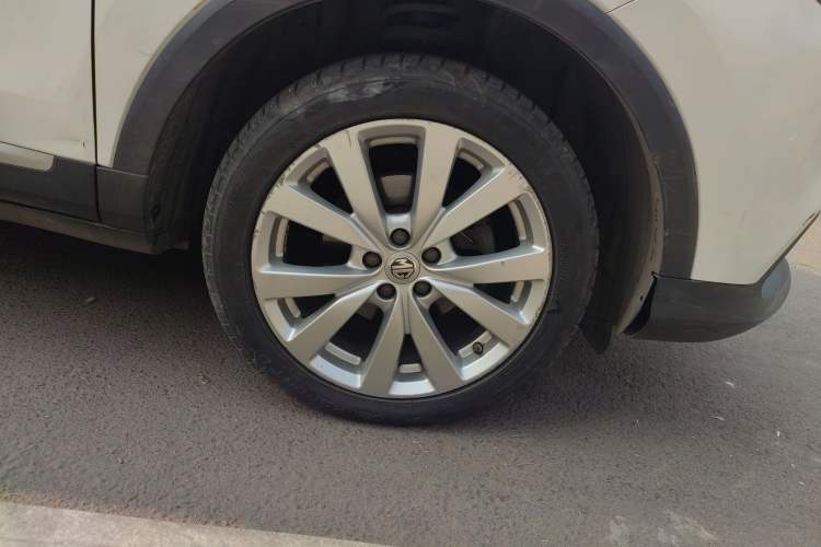 Used MG ZS 2017 1.5L Automatic Elite Edition Right Front Wheel Hub