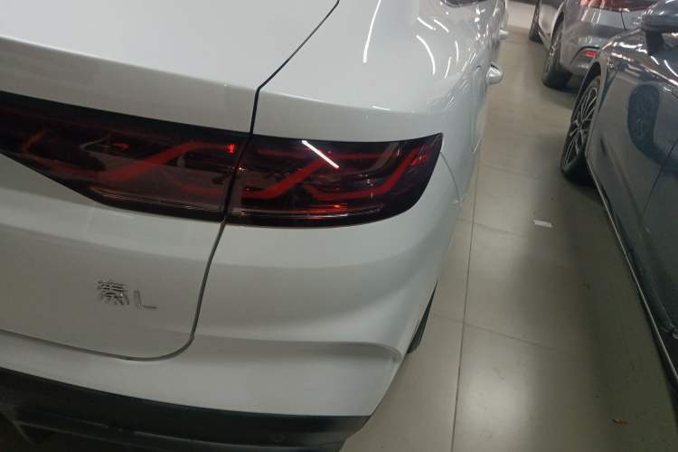Used BYD Qin L 2024 DM-i 80KM Beyond Model Right Rear Taillight