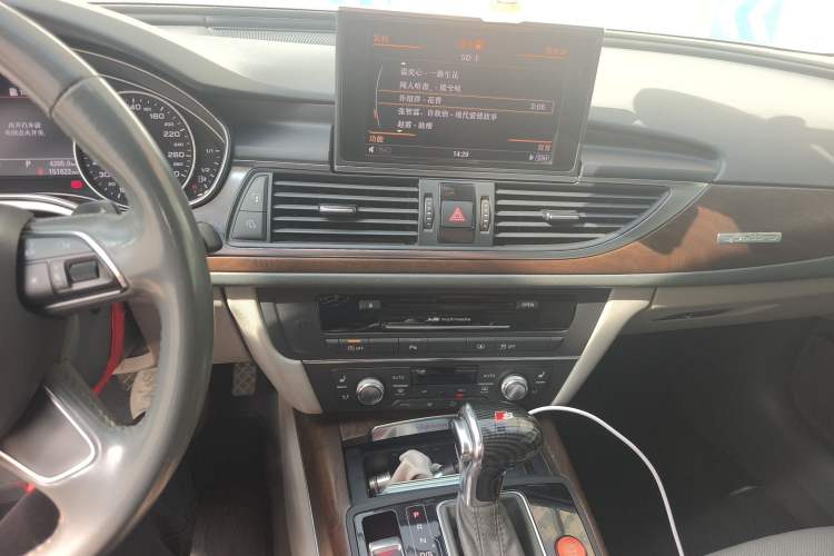 Used Audi A6L 2012 35 FSI quattro Luxury Model Audio And AC Panel