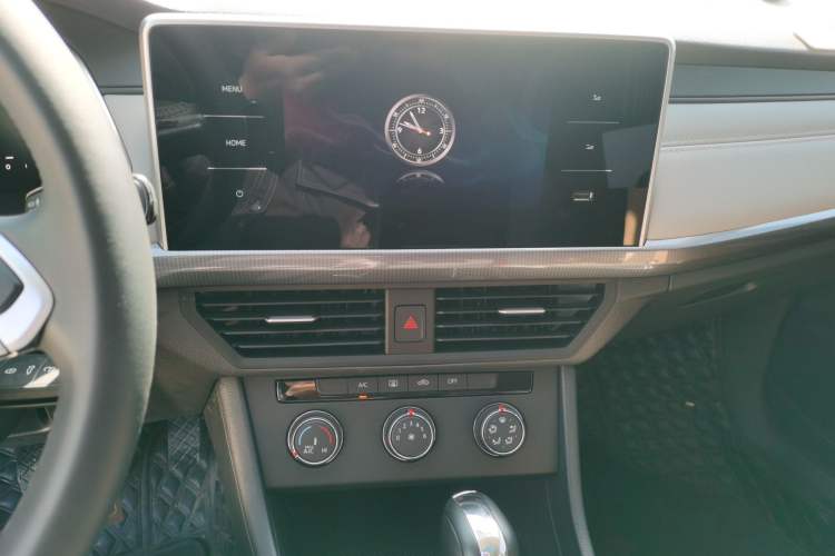 Used Volkswagen Bora 2023 1.5L Automatic Changer Limited Edition Audio And AC Panel