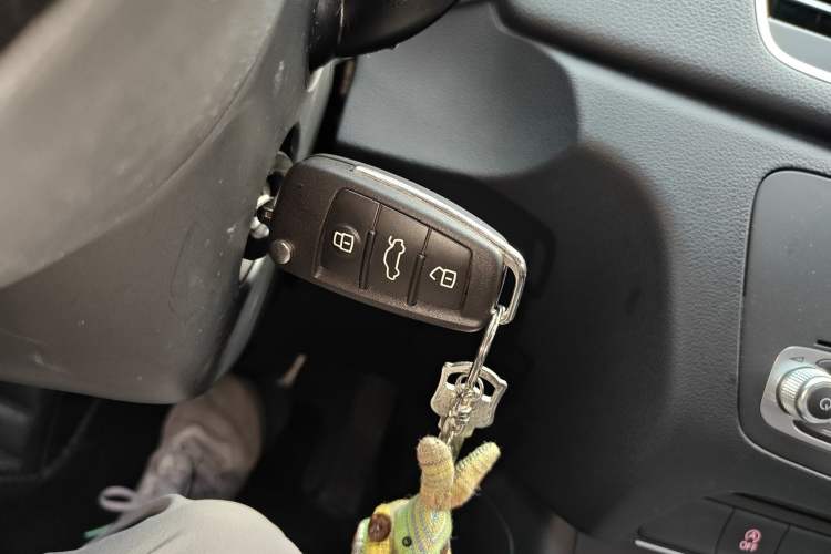 Used Audi Q3 2017 30 TFSI Fashion Model Vehicle Key