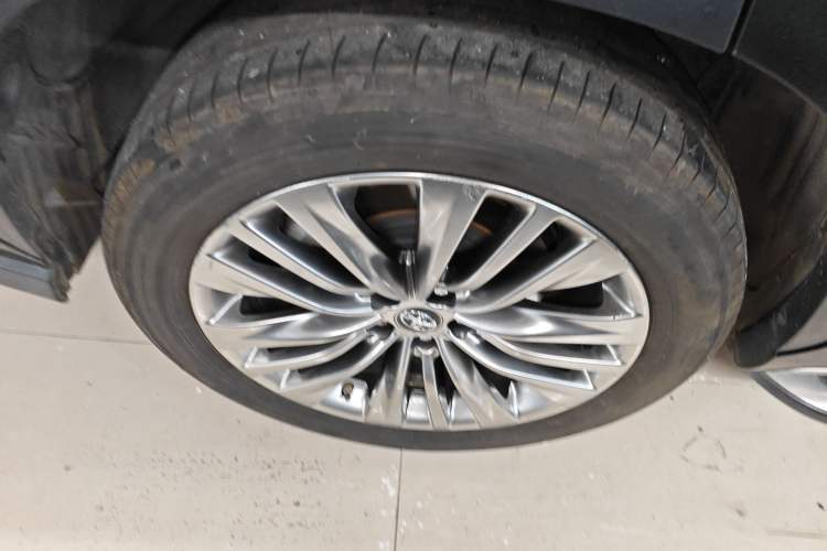 Used Toyota Highlander 2022 Dual-Engine 2.5L Four-Wheel Drive Prestige Version 7 Seats Right Rear Wheel Hub