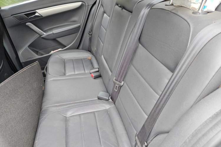 Used Volkswagen Lavida 2013 Restyled Classic 1.6L Manual Comfort Edition