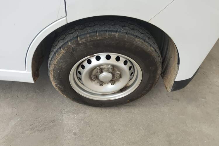 Used Wuling Yangguang 2024 300km Range Practical Window-Sealed Version 75kW