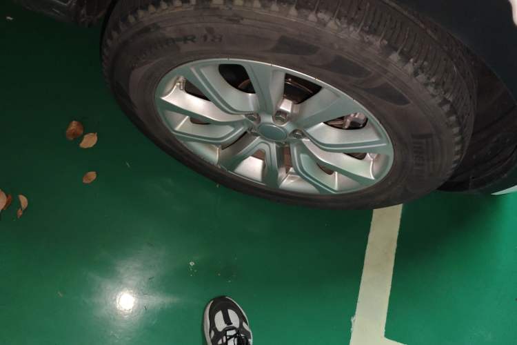 Used Land Rover Range Evoque 2016 2.0T PURE Style Edition Right Front Wheel Hub