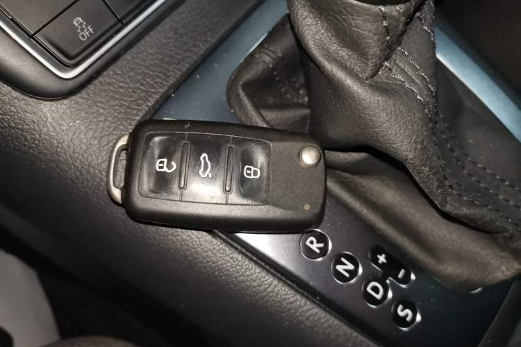 Used Volkswagen Tiguan L 2016 280TSI Automatic Two-Wheel-Drive Silk Road Style Edition