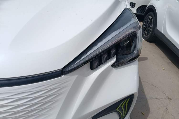 Used CHANGAN Benni E-Star 2023 Qingxin Edition Colorful Model Lithium Iron Phosphate