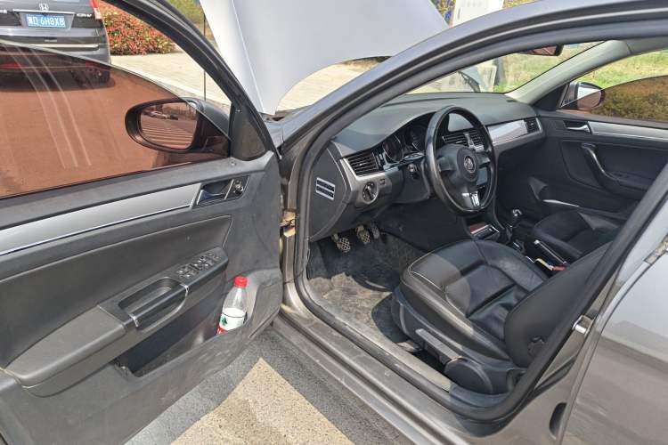 Used Volkswagen Bora 2013 1.6L Manual Comfort Model Driver Seat