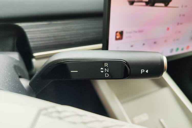 Used ONVO L60 2024 60 kWh Rear-Drive Version