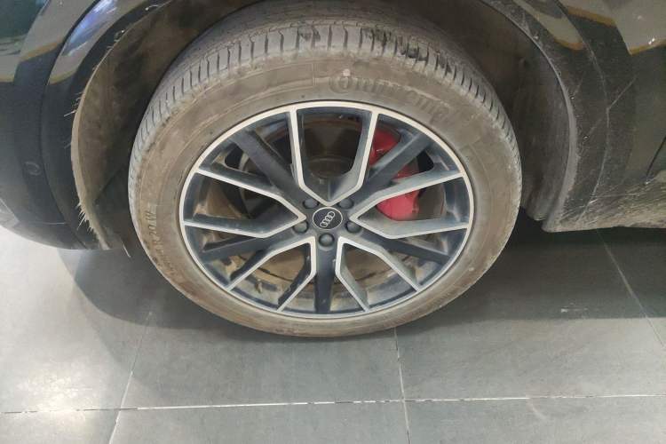 Used Audi Q5L 2025 quattro 45th Anniversary Edition 45 TFSI Luxury Dynamic Model Left Front Wheel Hub