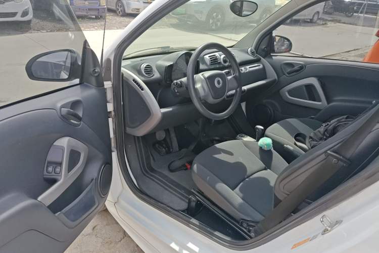 Used smart fortwo 2015 1.0 MHD Comfort Travel Edition Driver Seat