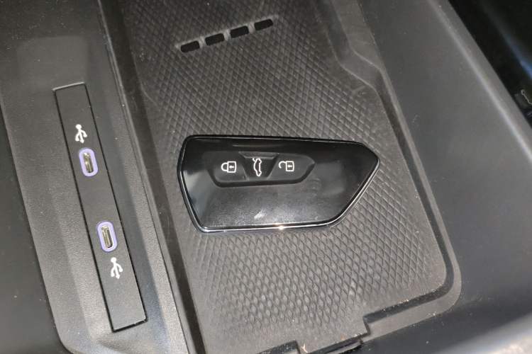 Used Volkswagen Passat 2025 Pro 380TSI Dragon Supreme Edition