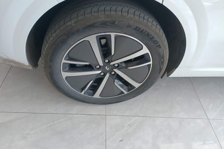 Used Li Auto L6 2024 Pro Model Right Rear Wheel Hub