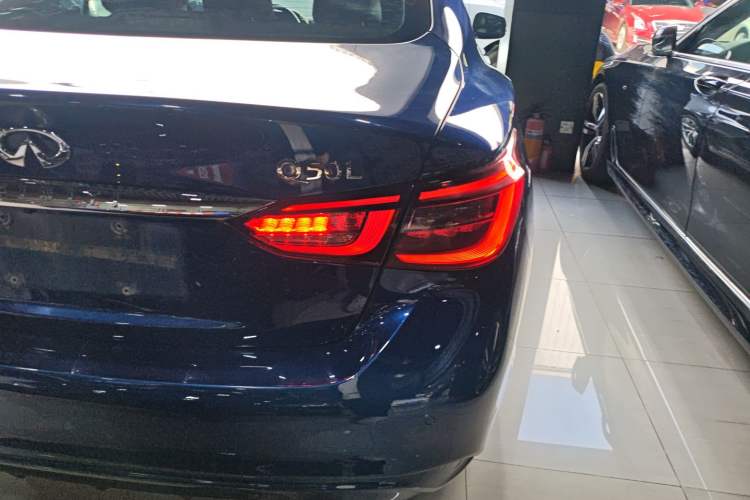 Used Infiniti Q50L 2018 2.0T Comfort Edition China VI Standard
