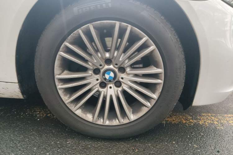 Used BMW 5 Series 2014 525Li Leading Model