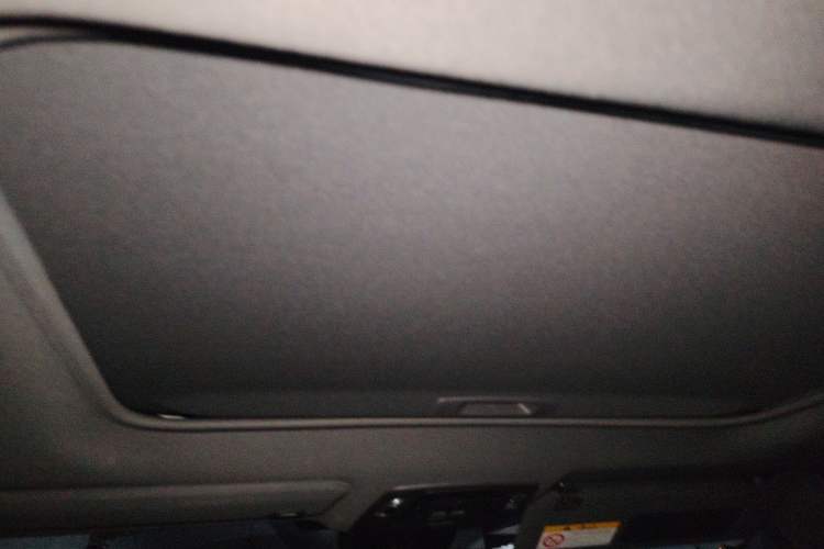 Used Toyota SIENNA 2024 2.5L Hybrid Four-Wheel Drive Prestige Edition Headliner