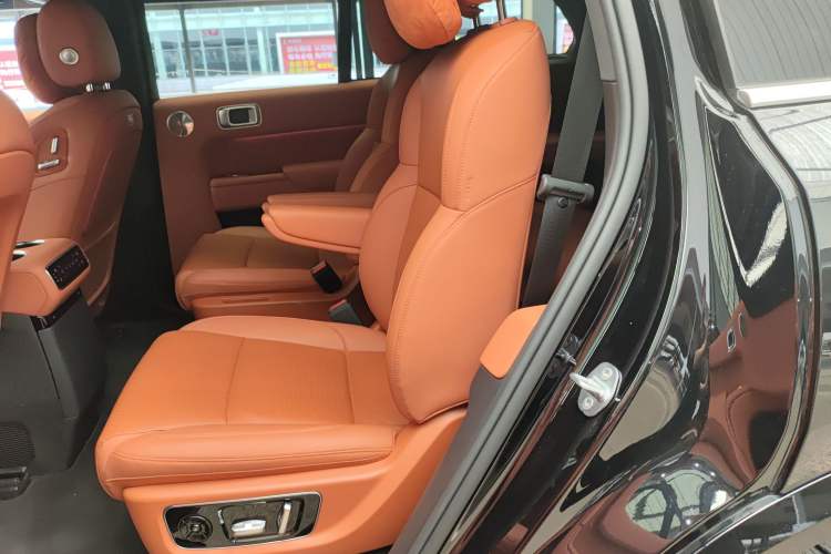 Used Li Auto L8 2025 Ultra Smart Refreshed Edition
