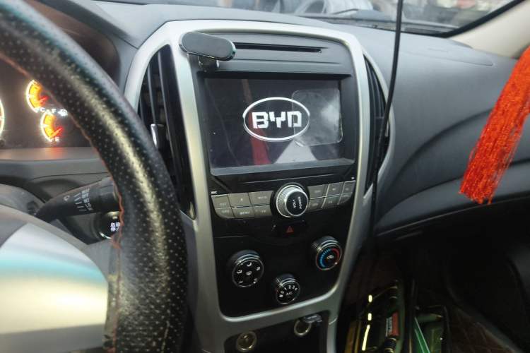 Used BYD F3 2015 Energy-Saving Edition 1.5L Manual Luxury Model
