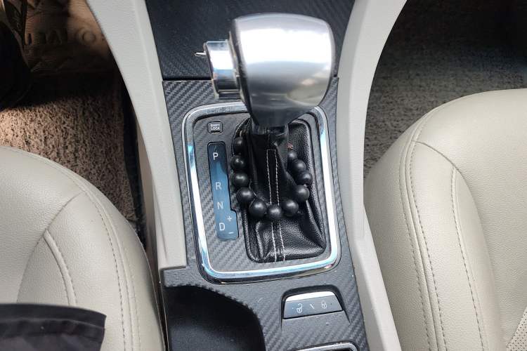 Used Geely Auto Emgrand 2014 Sedan 1.3T CVT Prestige Model
