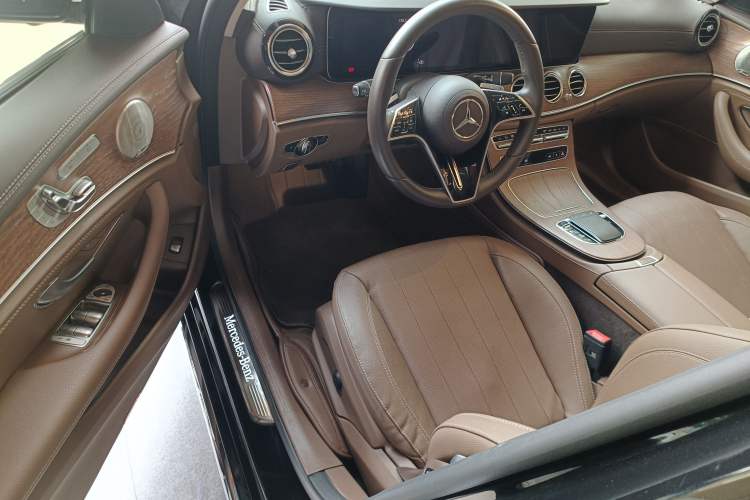 Used Mercedes-Benz E-Class 2023 Updated E 300 L Fashion Edition
