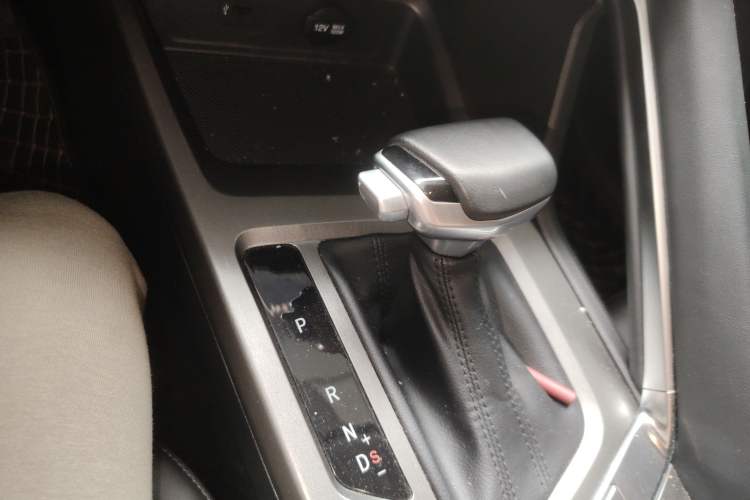 Used CHANGAN CS35PLUS 2021 Blue Whale NE 1.4T DCT Prestige Model Gear Lever