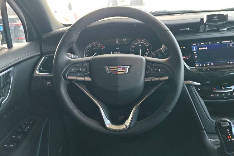 Used Cadillac XT6 2022 2.0T 7-Seater Two-Wheel Drive Luxury Version Steering Wheel
