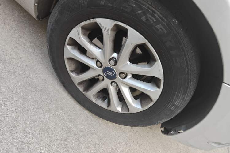 Used Ford Focus 2013 Sedan Classic 1.8L Automatic Base Model
