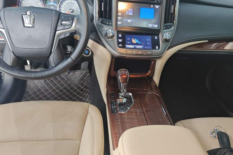 Used Toyota Crown 2015 2.0T Fashion Edition