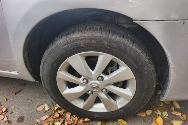 Used Nissan Livina 2013 1.6XE Manual Comfort Edition