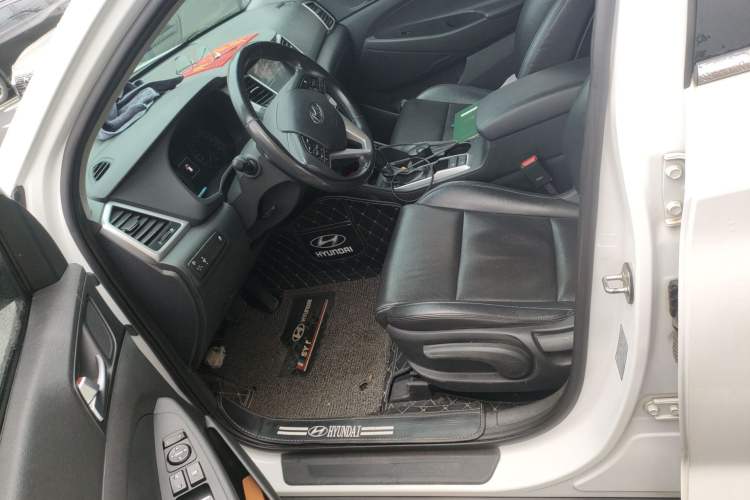 Used Hyundai Tucson 2015 1.6T Dual-Clutch Two-Wheel-Drive Smart Model Left Front Seat