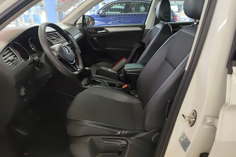 Used Volkswagen Tiguan L 2018 330TSI Automatic Two-Wheel Drive Luxury Edition Left Front Seat