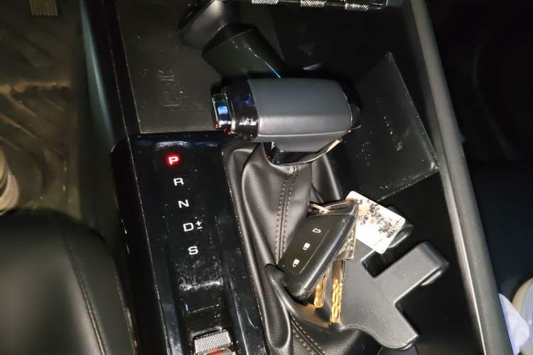 Used Baojun RC-5 2020 RC-5W 1.5T CVT Smart Shine Flagship Model Gear Lever