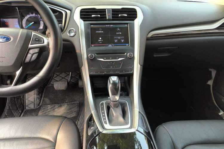 Used Ford Mondeo 2013 2.0L GTDi 200 Luxury Model
