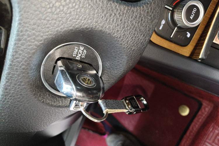 Used Volkswagen Touareg 2018 3.0 TSI Glory Collection Edition Vehicle Key