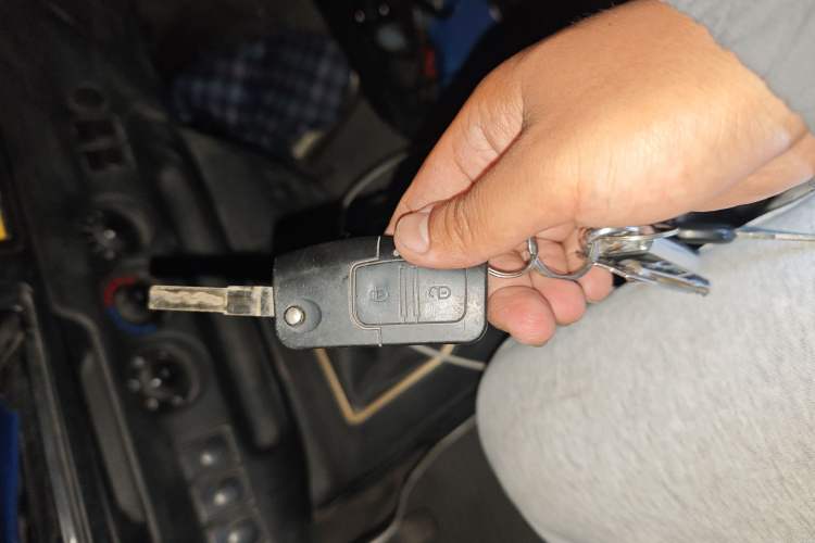 Used JMC Transit 2021 2.8T Space King Standard Version Long Wheelbase Mid-Height Roof Rear Dual Tires – Step 6-Seater Diesel China VI Emission Standard JX493
