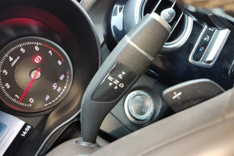 Used Mercedes-Benz GLC Coupe 2018 GLC 200 4MATIC Coupe SUV Gear Lever