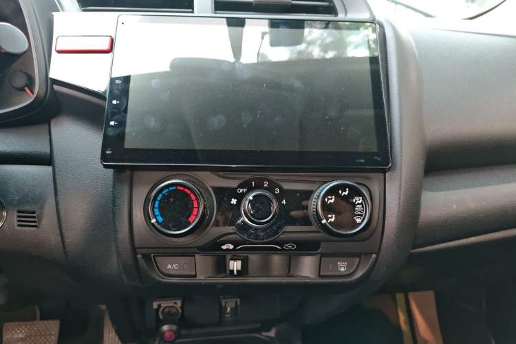 Used Honda Fit 2016 1.5L LX CVT Comfort Model Audio And AC Panel