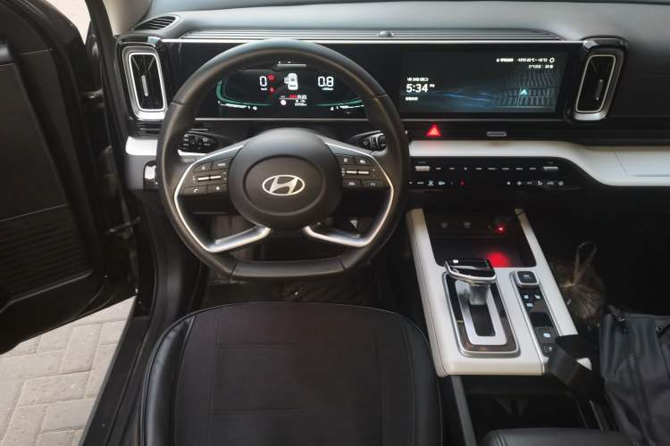 Used Hyundai ix35 2023 Musso 2.0L Deluxe Edition DLX
