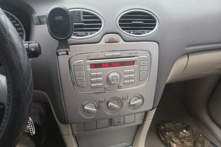 Used Ford Focus 2012 Sedan Classic 1.8L Manual Base Model