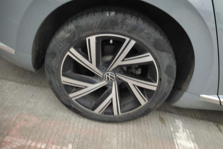 Used Volkswagen FAW-Volkswagen CC 2021 330TSI Ignite Edition Right Rear Wheel Hub