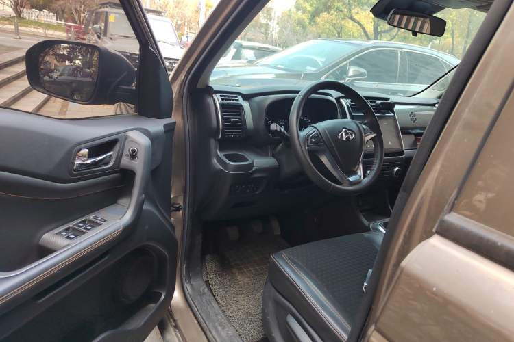 Used CHANGAN OSHAN X70A 2018 1.5L Manual Luxury Model
