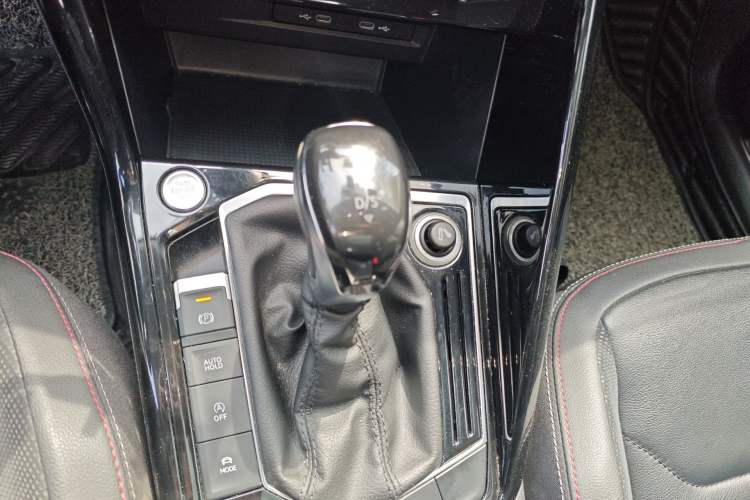 Used Volkswagen Tayron 2020 330TSI Two-Wheel Drive Luxury Smart Connectivity Version Gear Lever