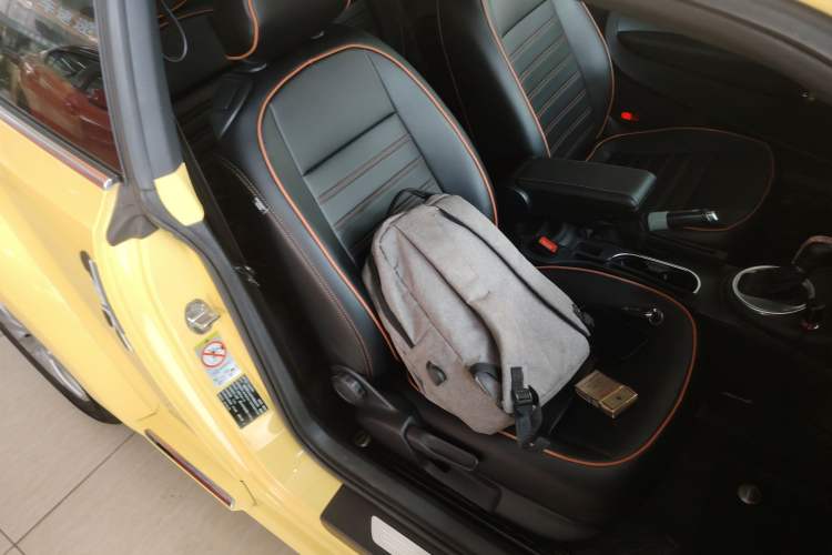 Used Volkswagen Beetle 2015 180TSI model Right Front Seat